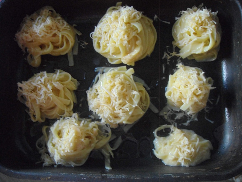 Аппетитные макаронные гнездышки с добавлением сыра