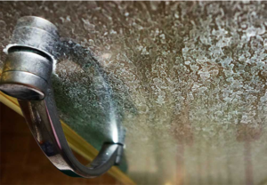 Как отмыть окна от известкового налета в домашних условиях